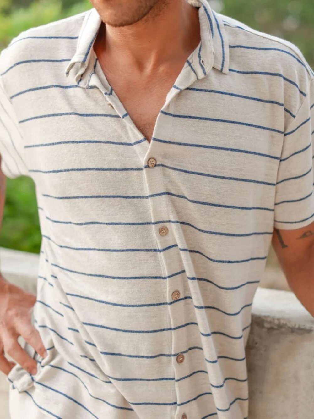 Alex Crane Knit Ola Button-Down Shirt in Rio Large - Picture 3 of 9